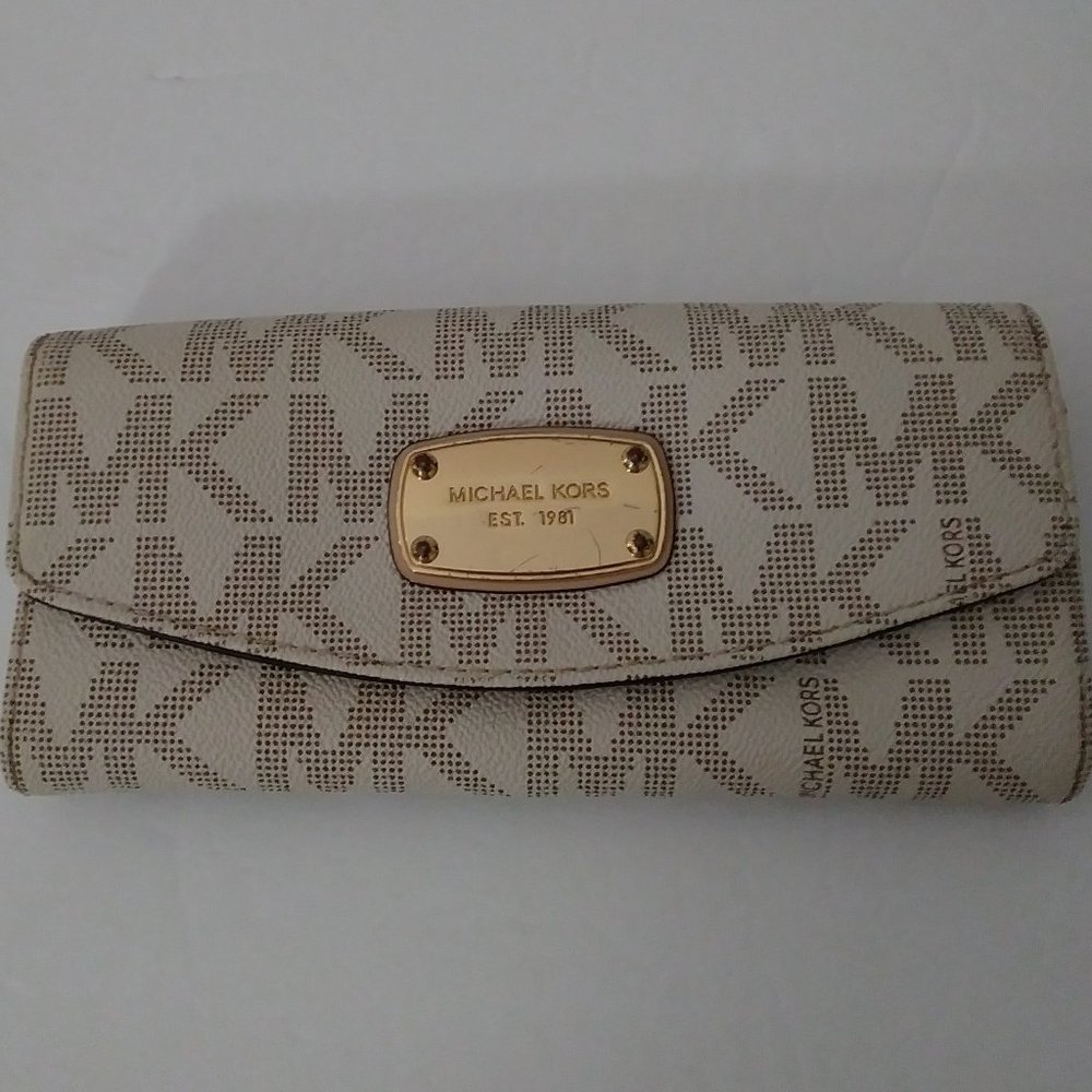 Michael Kors Jet Set Travel Large Trifold Leather/PVC Wallet